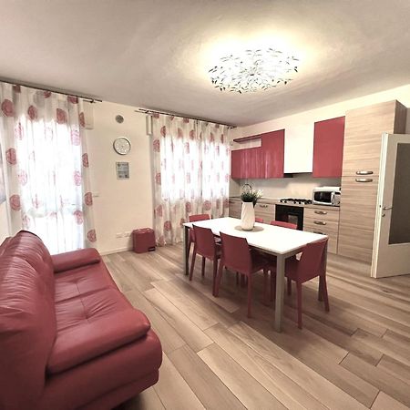 Adria Holiday Family Apartments: Beachside Comfort in Jesolo Exterior photo