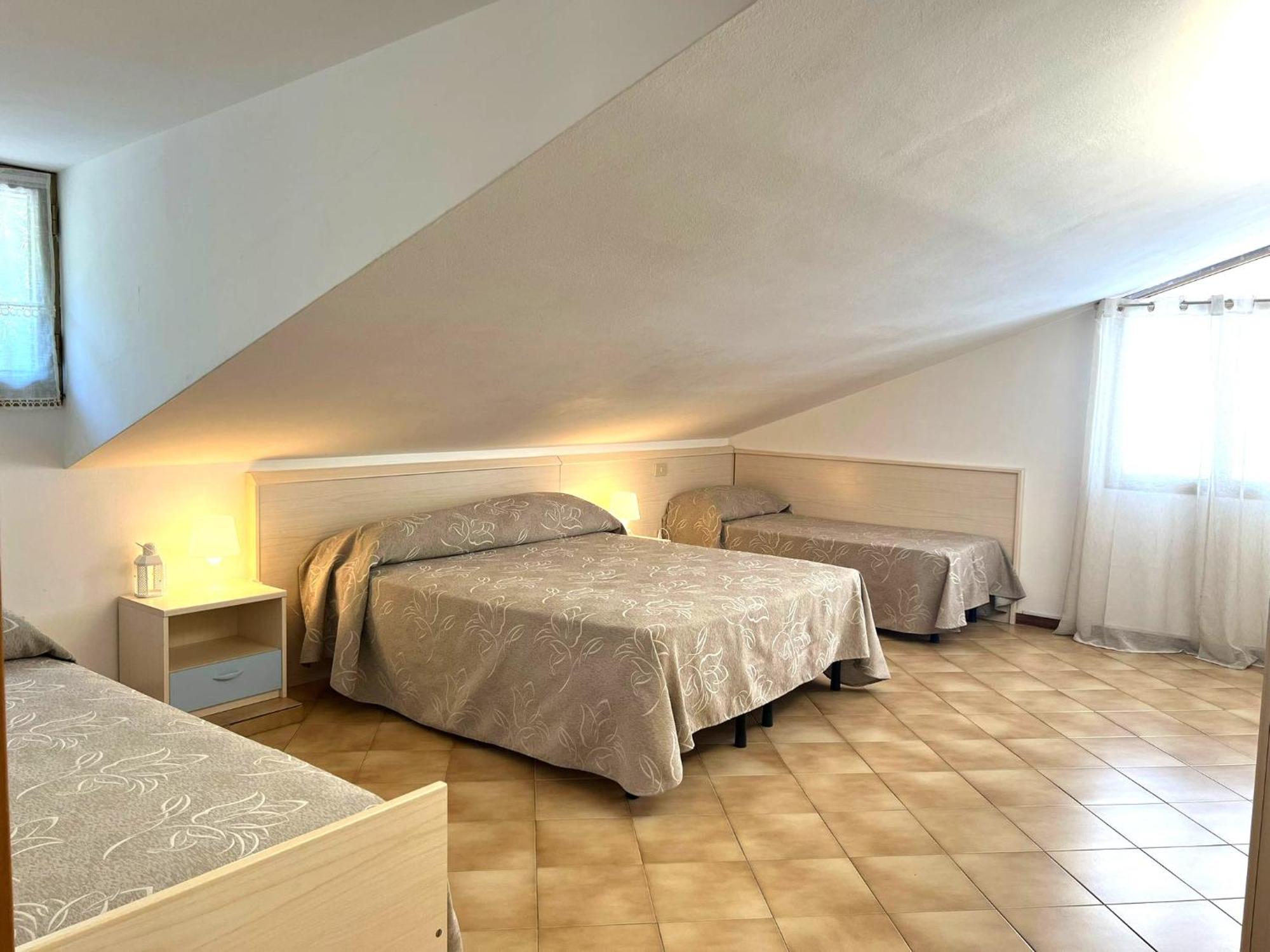Adria Holiday Family Apartments: Beachside Comfort in Jesolo Exterior photo